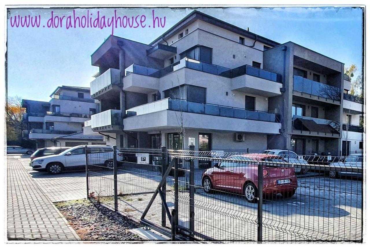 Marina Apartment By Dora Keszthely Exterior foto